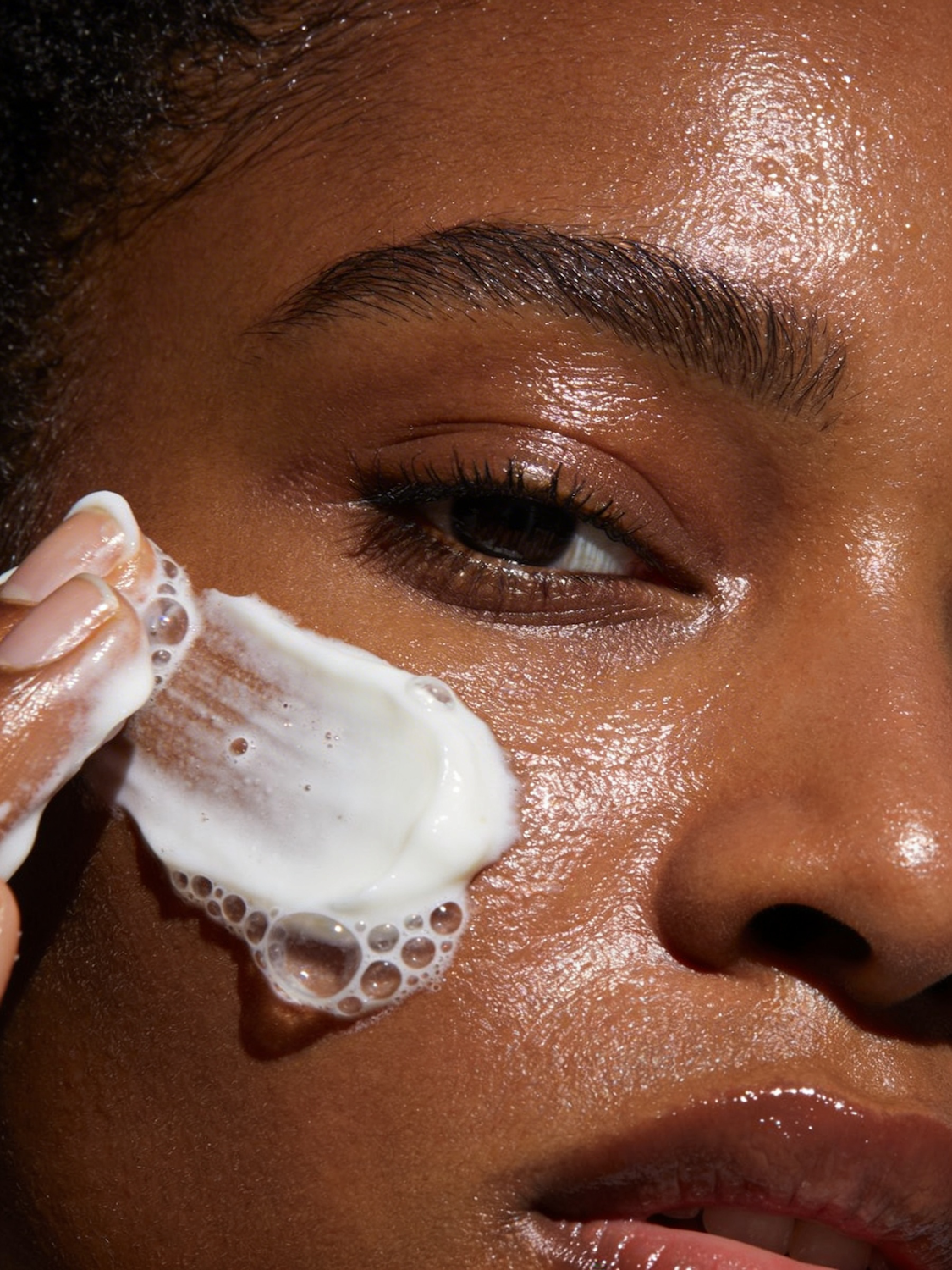 Applying vitamin C serum on clean, dry skin in the morning optimizes its antioxidant benefits.